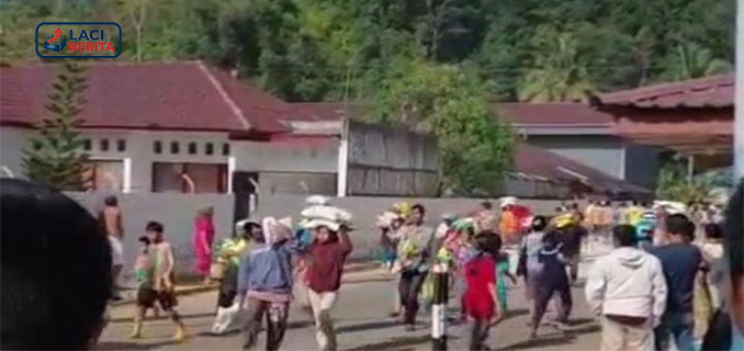 Detik-Detik Gudang Bulog Sibolga Dijarah Massa, Beras dan Minyak Goreng Diambil