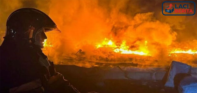 Drone Rusia Hantam Zaporizhzhia, Dua Sipil Tewas dalam Kebakaran Hebat