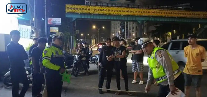 Detik-detik Pasutri Ditabrak Dua Mobil di Palembang, Istri Tewas di Tempat