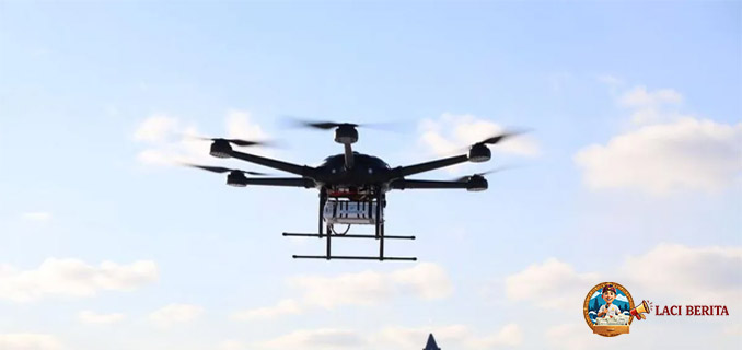Canggih! Teknologi Laser Kini Bisa Isi Baterai Drone Saat Terbang