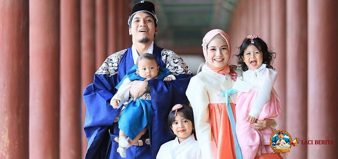 Desta dan Natasha Rizky Boyong Anak Liburan Tahun Baru ke Korea Selatan, Kompak Demi “Trio Strong”